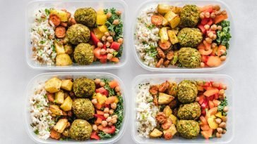 meal prep containers healthy food