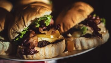 smash burger juicy cheese crispy