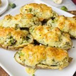 Baked Potatoes with Crispy Broccoli and Bacon: Your New Favorite Dinner!