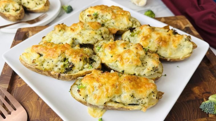 Baked Potatoes with Crispy Broccoli and Bacon: Your New Favorite Dinner!