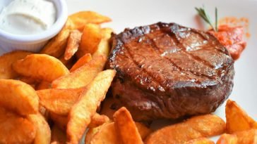How I Make Steak Without the Calorie Bomb